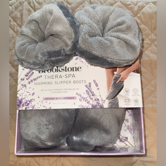 Brookstone | Lavender Infused Warming Slipper Boots NIB - Picture 1 of 7